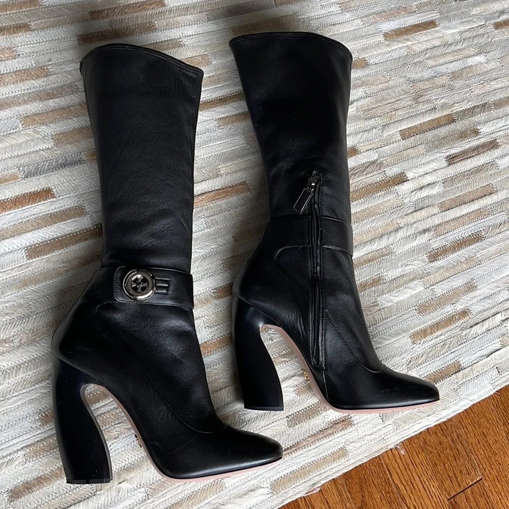 🔥 Prada boots 🔥 Special Edition - Picture 2 of 5
